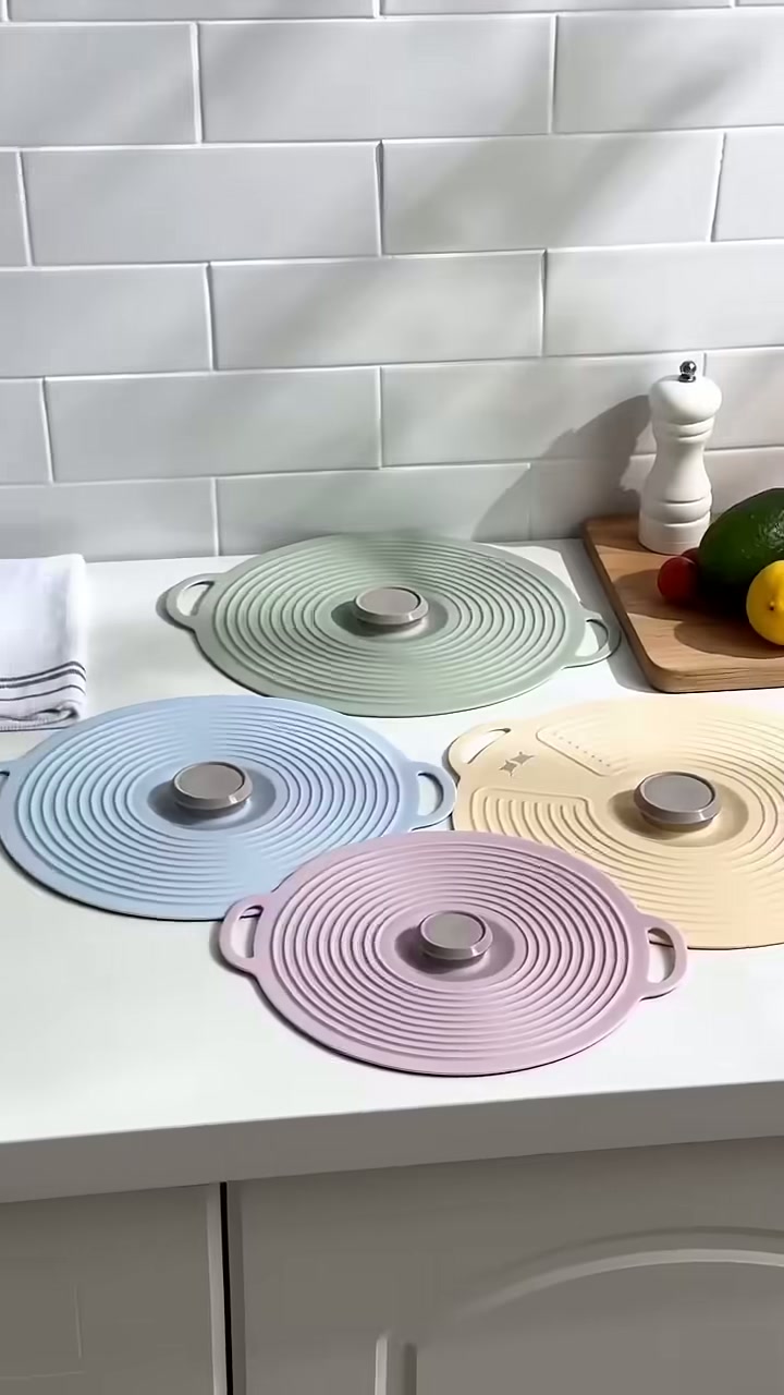 A set of stretchy silicone lids in graduated sizes