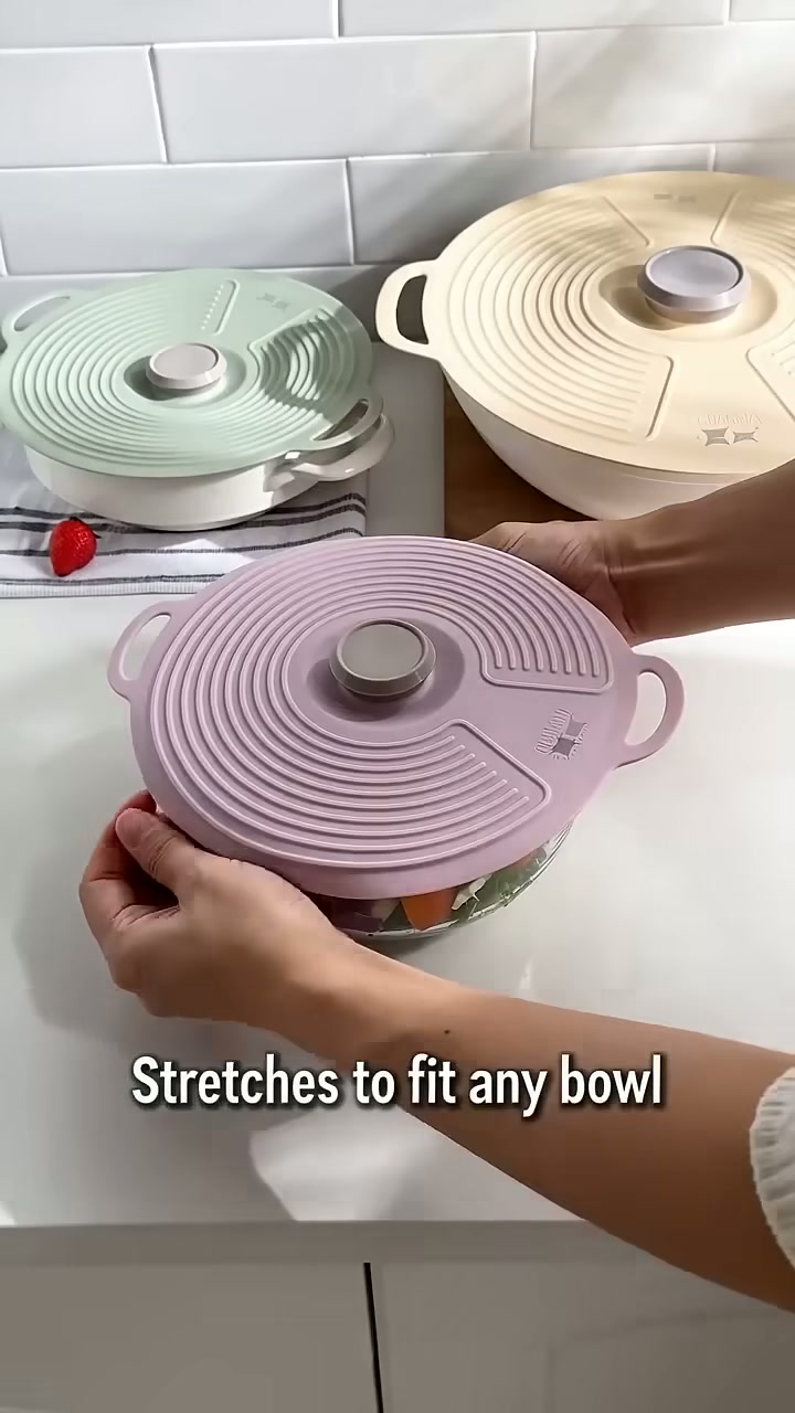 One lid stretches to seal almost any bowl, pot or pan